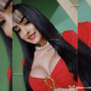 Acompanhante Azra Urach - Perfil