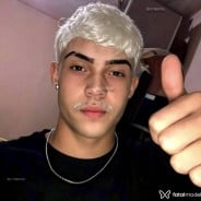 Acompanhante Felker - Perfil