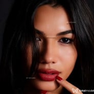 Acompanhante Nitta - Perfil