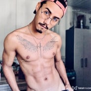 Acompanhante Daniel Clark - Perfil