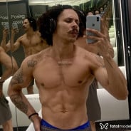 Acompanhante Taylor - Perfil