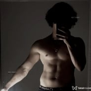 Acompanhante Nyien - Perfil