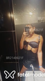Acompanhante Crystal - Perfil