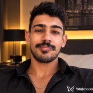 Acompanhante Bigode - Perfil