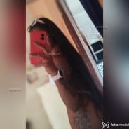 Acompanhante Preta - Perfil