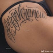 Acompanhante Penélope - Perfil