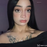Acompanhante Iza - Perfil