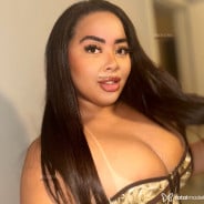Acompanhante Angeline - Perfil