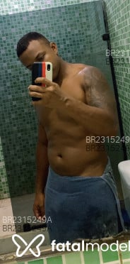 Acompanhante Pretoquente - Perfil
