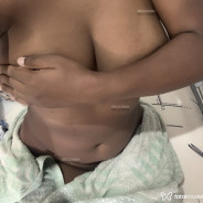 Acompanhante Preta - Perfil