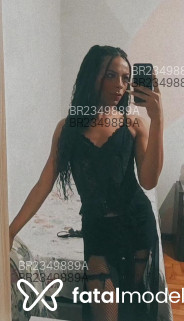 Acompanhante Victoria - Perfil