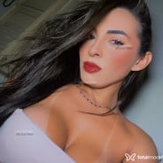 Acompanhante Thaemyllyneves - Perfil