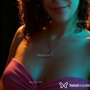 Acompanhante Maya - Perfil