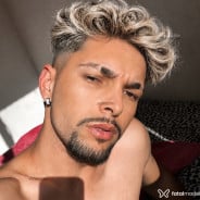 Acompanhante Vecchi - Perfil