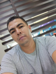 Acompanhante Robert - Perfil