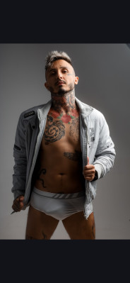 Acompanhante Jonathan Mas Eróti - Perfil