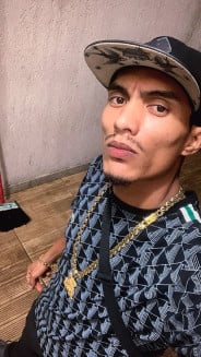 Acompanhante Costa - Perfil