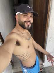 Acompanhante Perry - Perfil