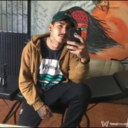 Acompanhante Taylor - Perfil