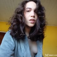 Acompanhante Marsan - Perfil