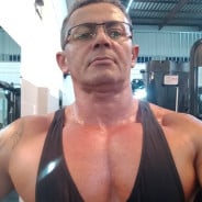 Acompanhante Fernando - Perfil