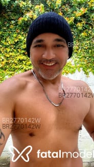 Acompanhante Gomes - Perfil