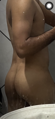 Acompanhante Garotinh - Perfil