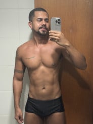 Acompanhante Eduardo Brito - Perfil