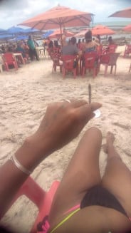 Acompanhante Preta - Perfil
