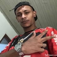 Acompanhante Bigode - Perfil
