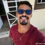 Acompanhante Pretinho Jambo - Perfil