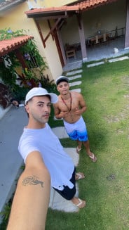 Acompanhante Primos - Perfil