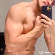 Acompanhante Ades Vinteedois - Perfil
