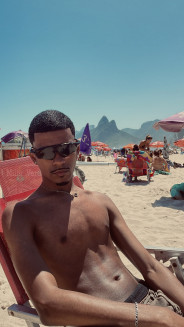 Acompanhante Arthur - Perfil