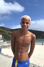 Acompanhante Novincarioca - Perfil