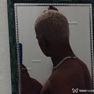 Acompanhante Preto - Perfil