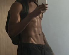 Acompanhante Latrel - Perfil