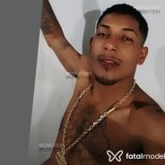 Acompanhante Negrão - Perfil