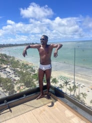 Acompanhante Preto - Perfil