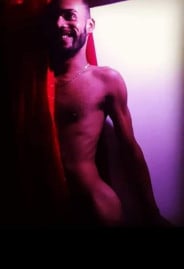 Acompanhante Martins - Perfil