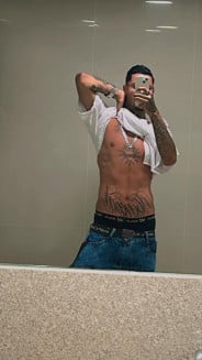 Acompanhante Luiz Henrique - Perfil