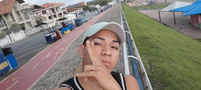 Acompanhante Railton - Perfil