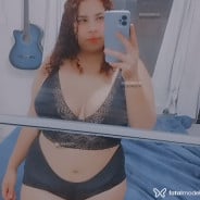 Acompanhante Amina - Perfil