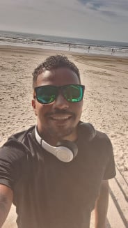 Acompanhante Junior Perigoso - Perfil