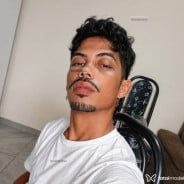 Acompanhante Arthur - Perfil