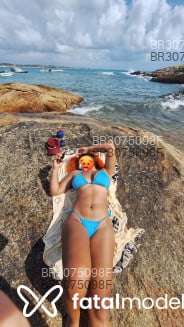 Acompanhante May - Perfil