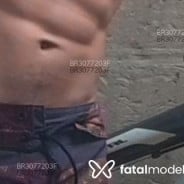 Acompanhante Raymond - Perfil