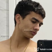 Acompanhante Josef - Perfil