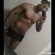 Acompanhante Preto Raro - Perfil