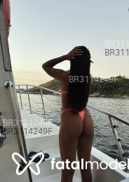 Acompanhante Vitorinha - Perfil